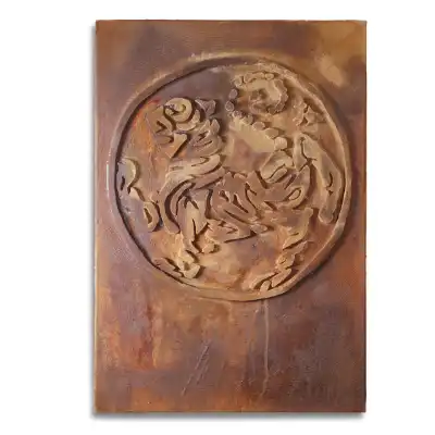 Die Shotokan Tigerrolle in der Anmutung einer alten Wappenplatte aus Metallplatte.