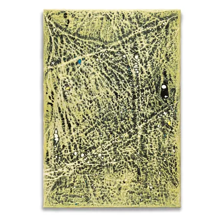 Schwarze du gelbe Kunststofffolien auf einer Leinwand im Format 55 cm x 80 cm. Die Folienoberfläche ist durchzogen von linienförmigen Störungen, die dem Bild eine unwirkliche Struktur geben. | wolfram schäfers