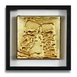 Motiv mit Kölsch Gläsern als Applikation unter Blattgold (Imitat), auf 18 x 18 cm großer Leinwand, in einem schwarzen Rahmen.