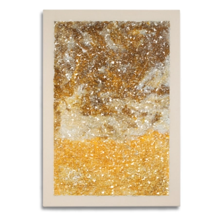 Eine mit Glassplittern von VW Käfern Frontscheiben aus den Baujahren zwischen 1962 und 1968 gestaltete Leinwand im Format 55 cm x 80 cm. Die Glassplitter sind in eine Acrylfläche eingelassen, die farblich an eine Herbstlandschaft erinnert.  – mixed-art