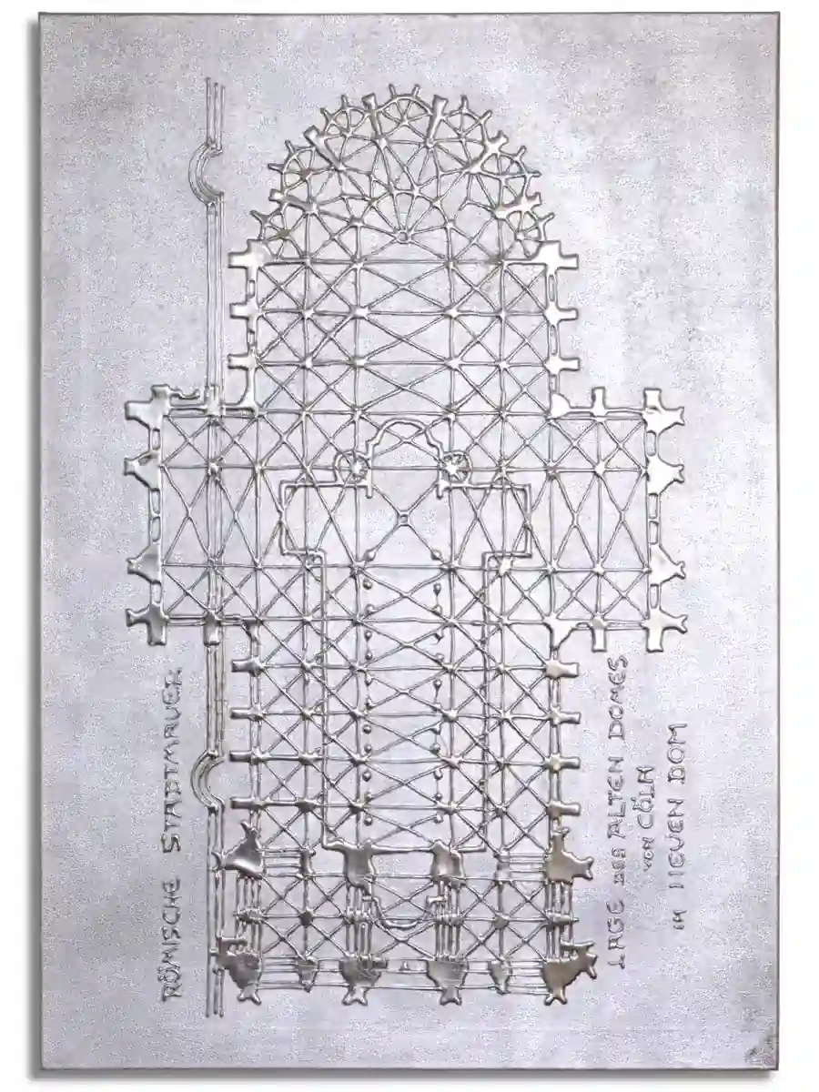Die Domstruktur erscheint wie aus Silber gegossen. Silberfarbener Dom-Grundriss auf hellem Hintergrund mit metallischer Oberfläche und feinen Reflexionen.