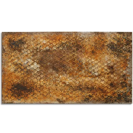 Eine Leinwand die mit einer dunkelbraunen Oxydmischung übermalt ist und ein Muster hat, das wie die Prägung einer metallenen Abdeckplatte aussieht.