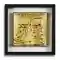 Motiv mit Kölsch Gläsern als Applikation unter Blattgold (Imitat), auf 18 x 18 cm großer Leinwand, in einem schwarzen Rahmen.
