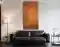 Bild über einem dunklen Ledersofa in einem Wohnraum. Das Bild zeigt den Grundriss der Catharinakerk in Eindhoven und besteht aus einer Acryl-, Oxydmischung und Applikationen auf einer Leinwand. In der Anmutung einer alten verrosteten Stahlplatte. Von dem zeitgenössischen Künstler Wolfram Schäfers. – mixed-art Bild über einem dunklen Ledersofa in einem Wohnraum. Das Bild zeigt den Grundriss der Catharinakerk in Eindhoven und besteht aus einer Acryl-, Oxydmischung und Applikationen auf einer Leinwand. In der Anmutung einer alten verrosteten Stahlplatte. Von dem zeitgenössischen Künstler Wolfram Schäfers. – mixed-art